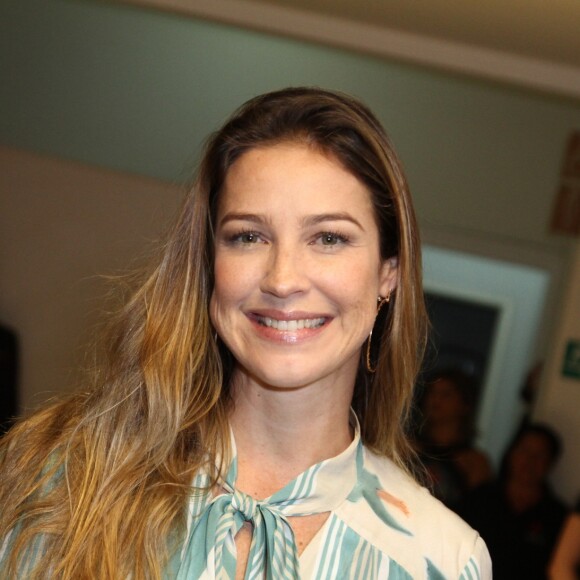 Luana Piovani e o jogador de bastquete Ofek Malka estão juntos há quase 1 mês