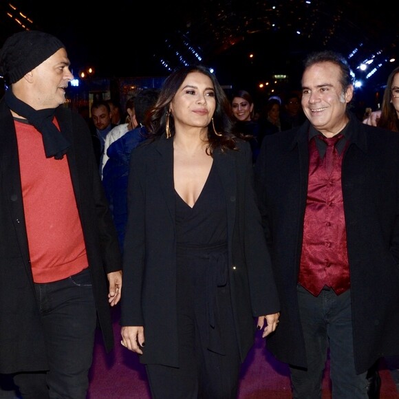 Dira Paes usa casaco social para pré-estreia no Festival de Cinema de Gramado nesta quinta-feira, dia 22 de agosto de 2019