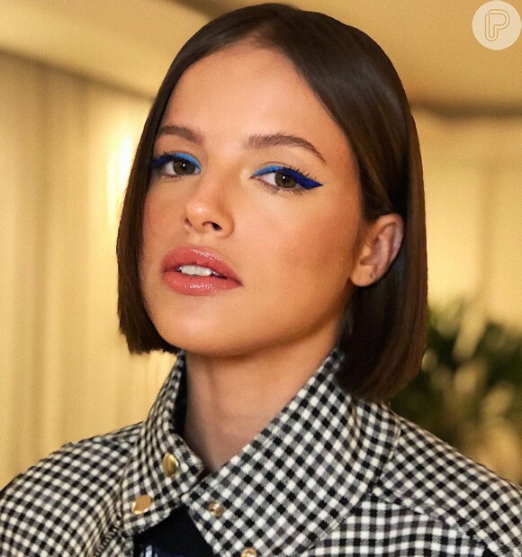 Maquiagem colorida: delineado colorido em tons de azul são aposta do especialista