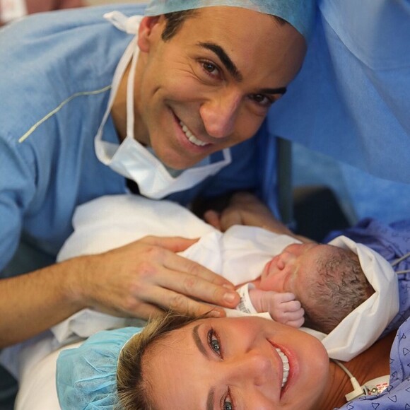 Manuella é a primeira filha de Ticiane Pinheiro e Cesar Tralli