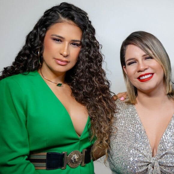 Simone, da dupla com Simaria, ganhou elogio de Marília Mendonça em foto na web