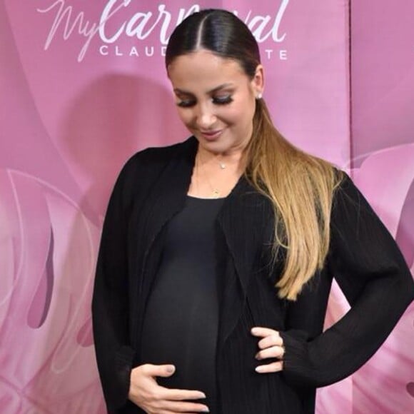 Filha de Claudia Leitte ganha carinho do irmão, Rafael, em foto publicada nesta quarta-feira, dia 28 de agosto de 2019