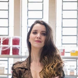 Fabiana (Nathalia Dill) chantageia Vivi (Paolla Oliveira) na novela 'A Dona do Pedaço'