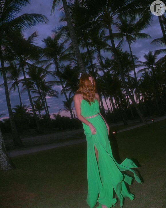 Marina Ruy Barbosa, na festa pré-wedding de amigos, usou longo verde