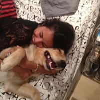 Yanna Lavigne, namorada de Bruno Gissoni, posta foto com a cadela do ator