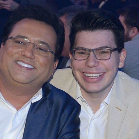 Filho do apresentador Geraldo Luís chamou atenção dos fãs por semelhança com dono do SBT: 'A cara do Silvio Santos'