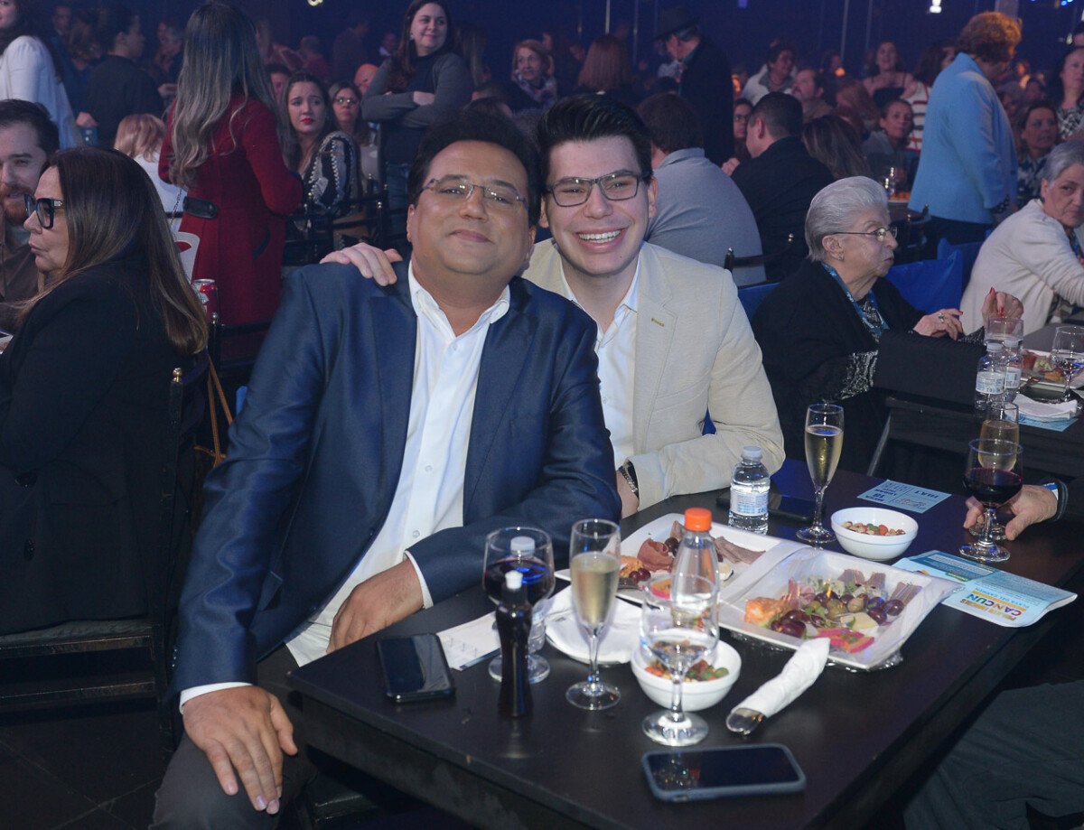 Foto Filho do apresentador Geraldo Luís, João Pedro chamou atenção dos fãs por semelhança com Foto Filho do apresentador Geraldo Luís, João Pedro chamou atenção dos fãs por semelhança com