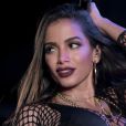 Maquiagem de Anitta: batom escuro é escolha da cantora em make para noite