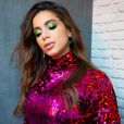 Maquiagem de Anitta: duo de sombras coloridas é tendência nas passarelas internacionais e opção para quem não abre mão de cor na hora da make para noite
