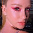 Maquiagem de Marina Ruy Barbosa: delineado rosa com boca nude é opção em make para noite