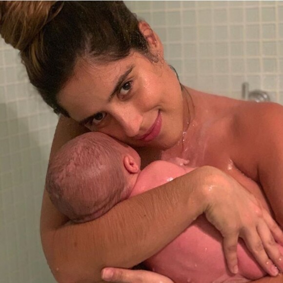 Camilla Camargo e o filho, Joaquim, foram até a casa de Zilu