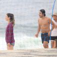 Nathalia Dill e o noivo,  Pedro Curvello, praticam vôlei de praia e formam mesmo time 