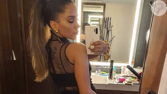 Anitta usa look preto com transparência em show no México, na noite de sábado, dia 22 de setembro de 2019