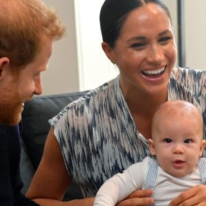 Filho de Meghan Markle e Harry chama atenção por semelhança com o pai nesta quarta-feira, dia 25 de setembro de 2019