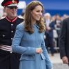 Kate Middleton foi sem fascinator e com poucas joias para o evento nesta quinta (26)