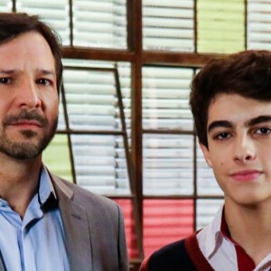 Eric (Lucas Burgatti) apresenta o pai para Sophie (Gabriela Petry) na novela 'As Aventuras de Poliana'