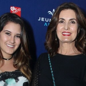 Filha de Fátima Bernardes e William Bonner, Beatriz afirmou que ela e os irmãos, Vinícius e Laura, apoiam a mãe em namoro com Túlio Gadêlha: 'Minha mãe está superfeliz e a gente superaceita'