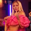 Luísa Sonza aposta em cropped de babados e minishort pink. 'É da trupe das patricinhas', explica Anitta