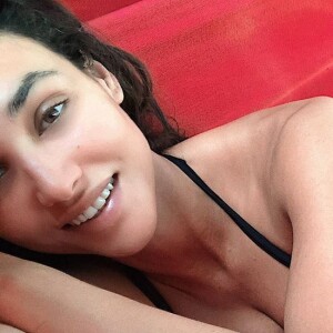 Débora Nascimento foi elogiada por seguidores ao posar de biquíni e compartilhar foto no seu Instagram. 'Gata', escreveu Ivete Sangalo