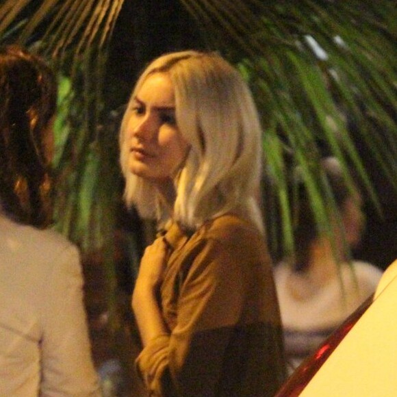Marina Moschen ficou loira para a protagonista Nina no filme 'A Última Festa': 'Foi pensando para a personagem de Marina, mas sem perder a harmonia entre a cor desejada e a pele dela'