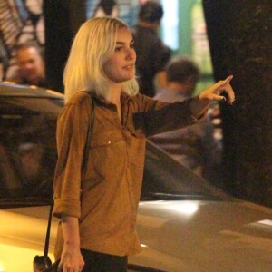 Marina Moschen ficará um mês em Lisboa, Portugal, e manterá os cuidados em salão na cidade: 'Ela irá ao salão uma vez por semana fazer uma cauterização a frio, que é um tratamento que atingirá camadas mais profundas do cabelo'