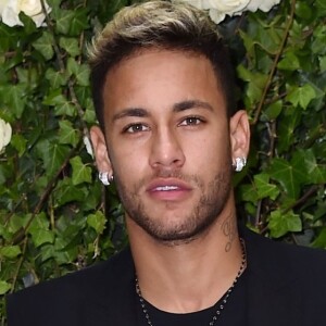 Corpo de modelo, apontada como nova amada de Neymar, é elogiado em foto na praia neste domingo, dia 20 de outubro de 2019