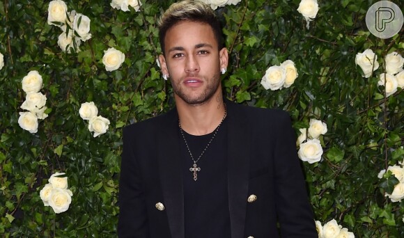 Corpo de modelo, apontada como nova amada de Neymar, é elogiado em foto na praia neste domingo, dia 20 de outubro de 2019