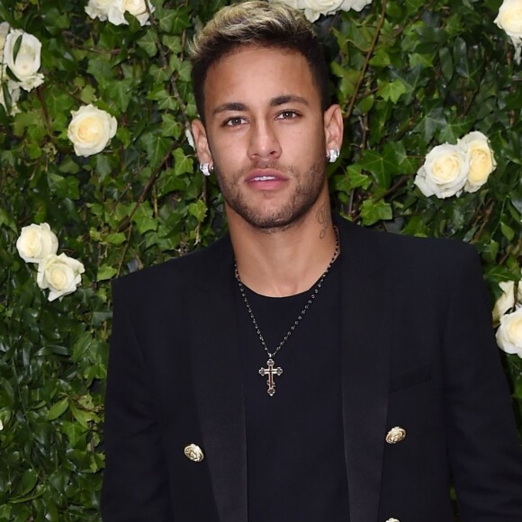 Corpo de modelo, apontada como nova amada de Neymar, é elogiado em foto na praia neste domingo, dia 20 de outubro de 2019