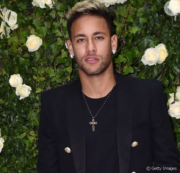 Corpo de modelo, apontada como nova amada de Neymar, é elogiado em foto na praia neste domingo, dia 20 de outubro de 2019