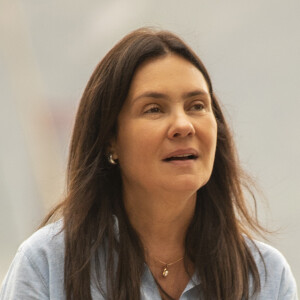 Na novela 'Amor de Mãe', que virá antes de 'Em Seu Lugar', na faixa das nove, Adriana Esteves é a protagonista Thelma, que salva o filho de incêndio