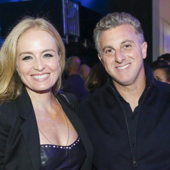 Casamento de Angélica e Luciano Huck completa 15 anos e apresentadores ganham parabéns de amigos. 'Casal exemplo', elogiou Marina Ruy Barbosa