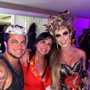 Nicole Bahls foi de Medusa, que na mitologia grega, era um monstro ctônico do sexo feminino