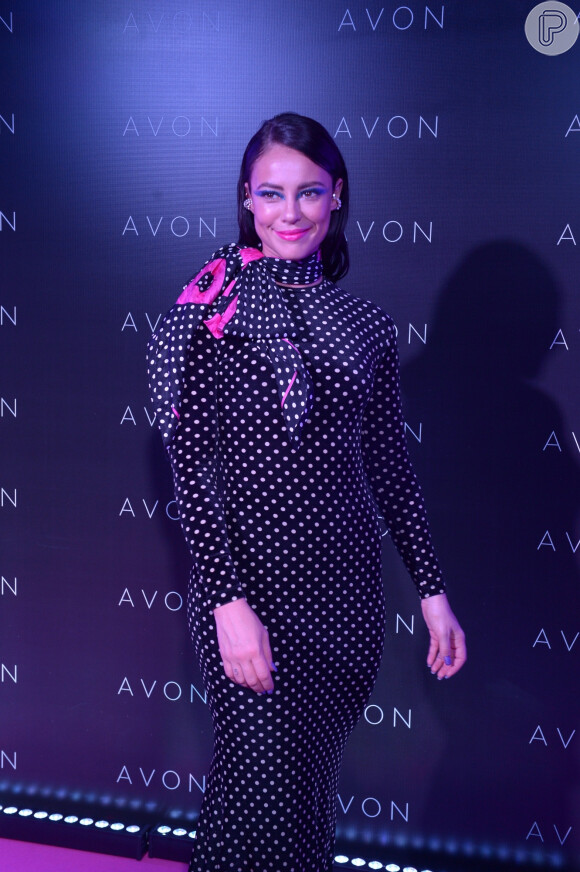 Paolla Oliveira caprichou no look para o Prêmio Avon de Maquiagem