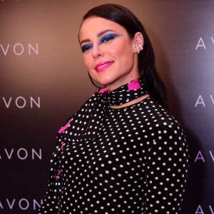 Paolla Oliveira marcou presença no Prêmio Avon de Maquiagem