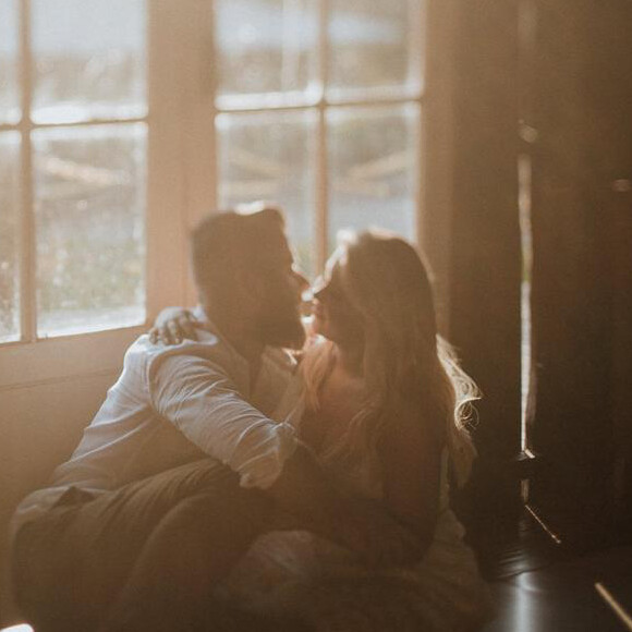 Sertanejo Zé Neto, dupla de Cristiano, e a mulher, Natália Toscano, receberam vários cantores na festa de casamento