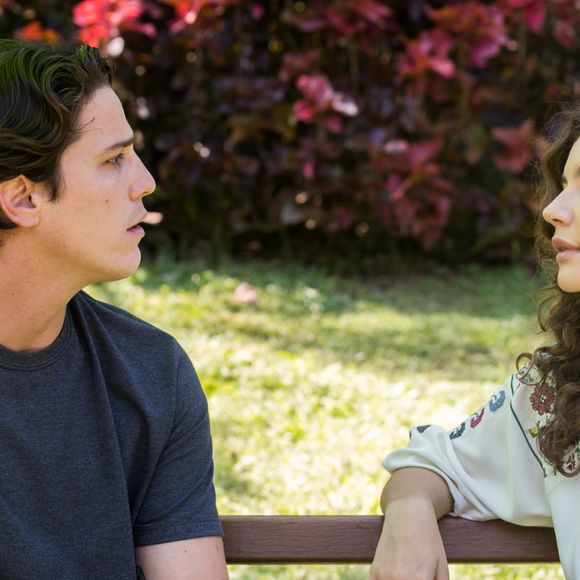 Rui (Romulo Neto) pensa em voltar a namorar Rita (Alanis Guillen) na novela 'Malhação: Toda Forma de Amar'