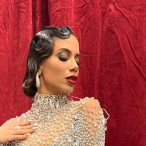 Anitta aposta em dois looks para o Grammy Latino ao lado de Tiago Iorc nesta quinta-feira, dia 14 de novembro de 2019