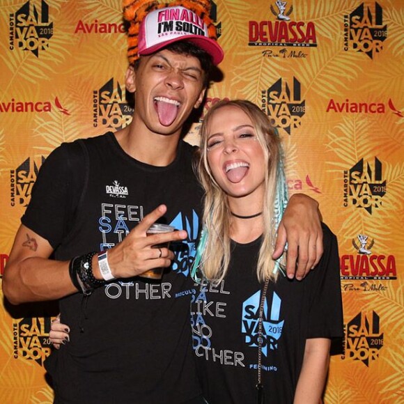 Tata Estaniecki e Julio Cocielo ainda não sabem o sexo do bebê