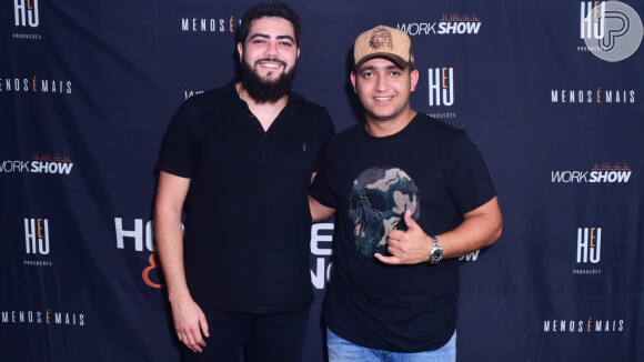 Henrique e Juliano dedicaram show a Cristiano Araújo no Caldas Country neste sábado, 16 de novembro de 2019