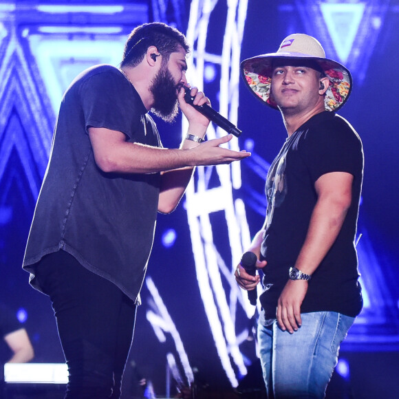 Henrique e Juliano fizeram show no Caldas Country 2019