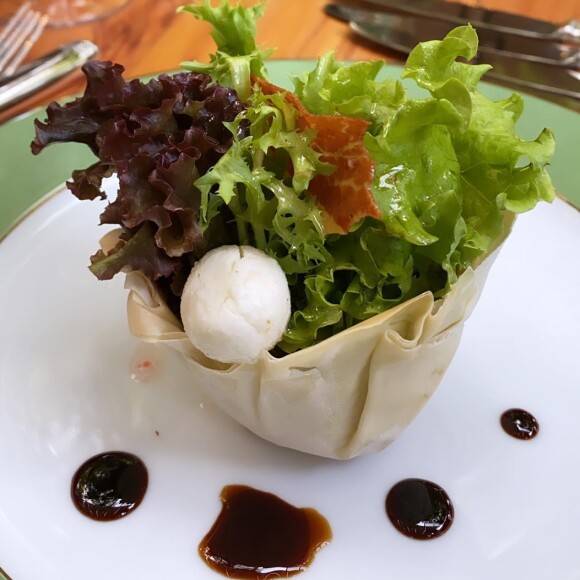 Pré-casamento do jogador Kaká e Carol Dias tem menu com variedade de saladas neste domingo, dia 17 de novembro 2019