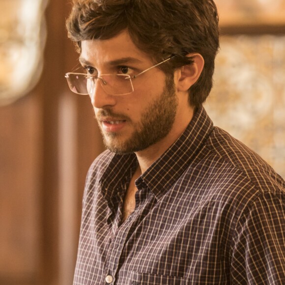 Personagem de Chay Suede, Danilo não irá brigar com a mãe, Adriana Esteves, na novela 'Amor de Mãe'
