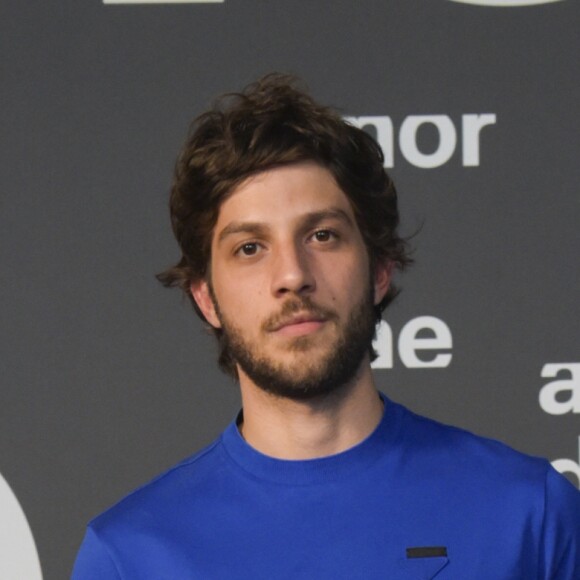 Chay Suede revela que personagem da novela 'Amor de Mãe' o fez refletir sobre sua vida