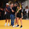 Anitta foi participar da festa da ONG Casa Amarela com Luciano Huck e Pharrell Williams