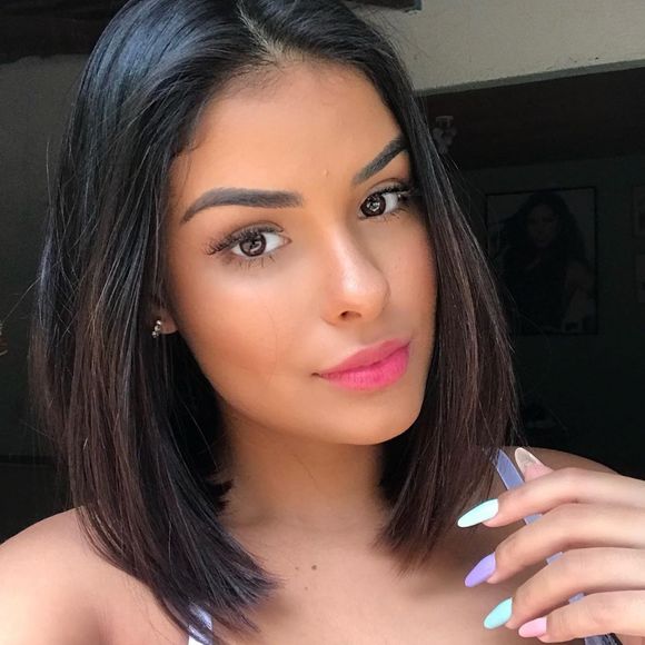 Ex-BBB Munik Nunes contou que perdeu cabelo após cirurgias