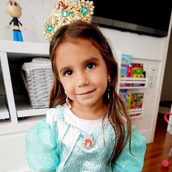 Filha de Deborah Secco ganha declaração por aniversário da mãe nesta quarta-feira, dia 04 de dezembro de 2019