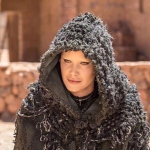 Mayana Moura está longe da TV desde o fim da novela 'Jesus'. Dudu Azevedo e Larissa Maciel, alguns de seus colegas de elenco, foram convidados para o casamento