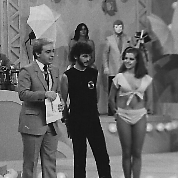 Gugu Liberato ao lado de Rose Mirim, mãe de seus três filhos, em foto dos anos 1980 no palco do programa 'Viva a Noite'