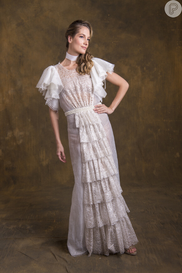 O vestido com volume e renda representa a personagem Dona Inês de 'Don Juan Tenório'