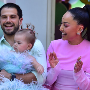 Filha de Sabrina Sato e Duda Nagle, Zoe se divertiu com os Ursinhos Carinhosos